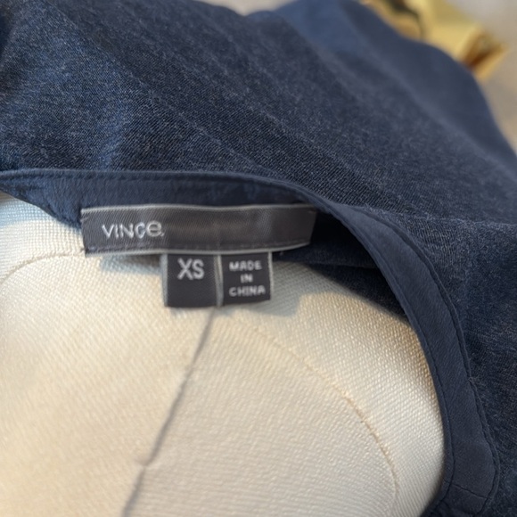 vince. Blue tank with 100% silk side stripe detail XS NWOT - Picture 6 of 11